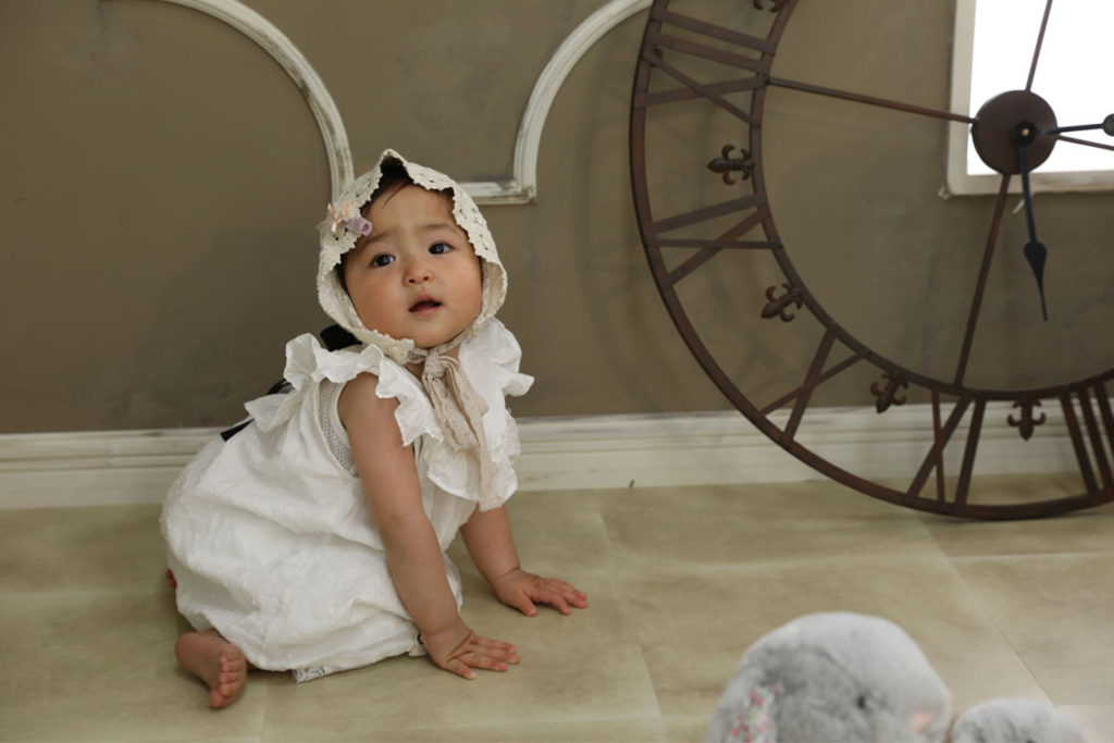 Mines お子様記念すべき1歳の誕生日 可愛いドレスや和装を着てお Mines お子様記念すべき1歳の誕生日 可愛いドレスや和装を着てお